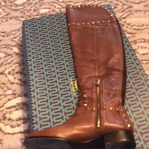 Step in style with Vintage Tory Burch!